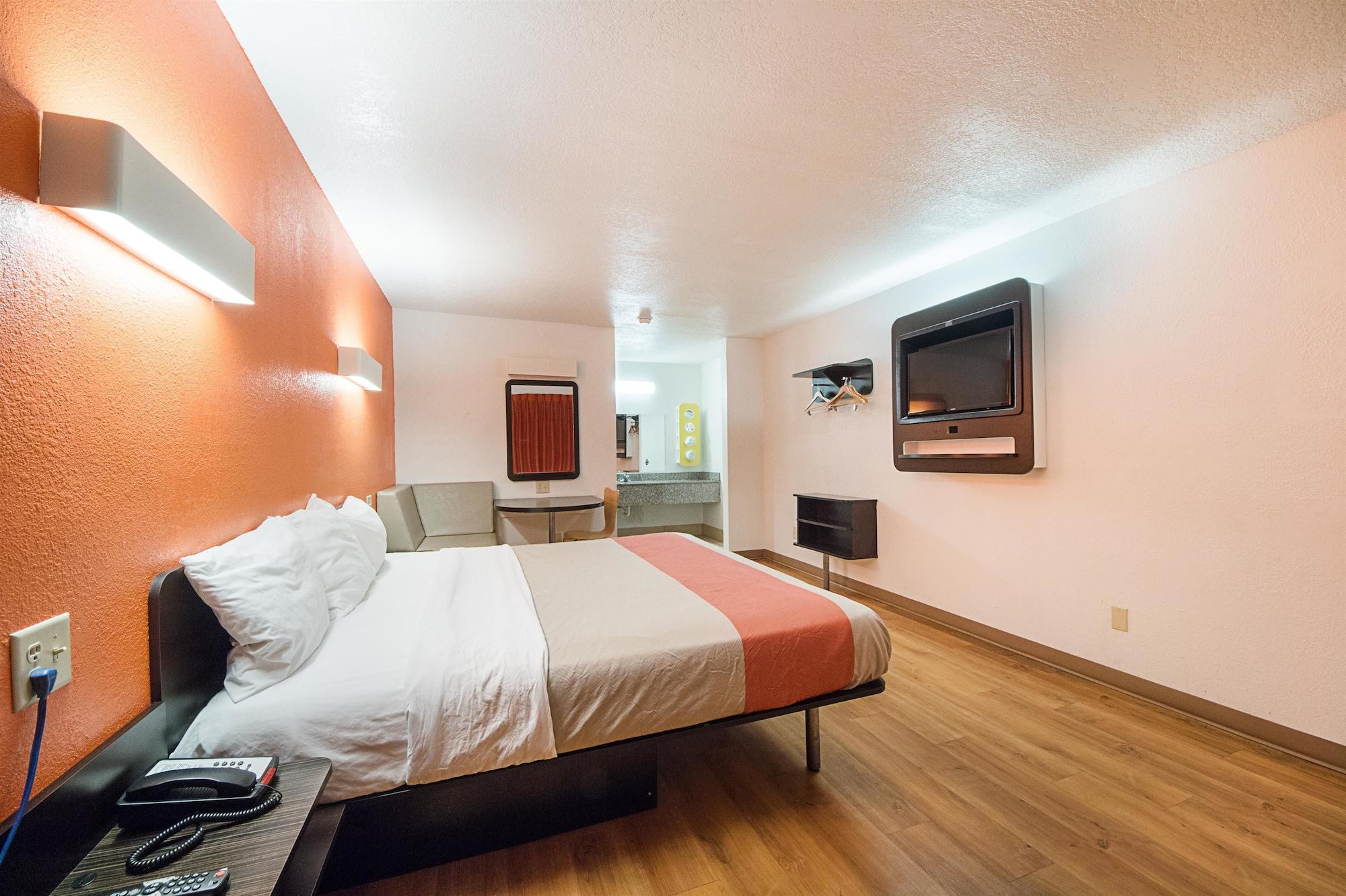 Motel 6-San Antonio, Tx - Fiesta Trails Bagian luar foto