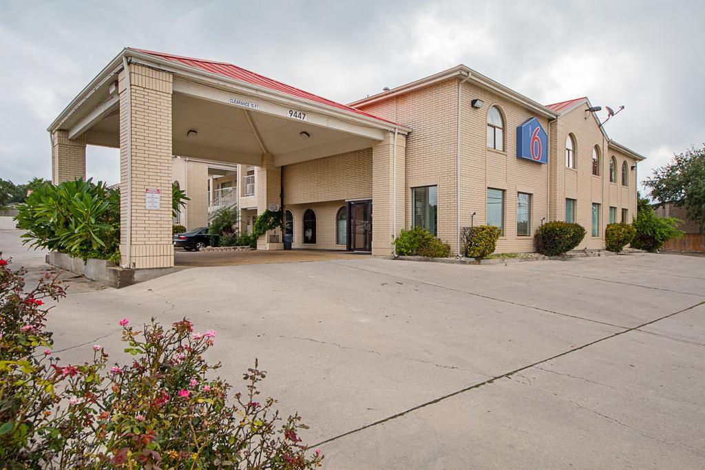 Motel 6-San Antonio, Tx - Fiesta Trails Bagian luar foto