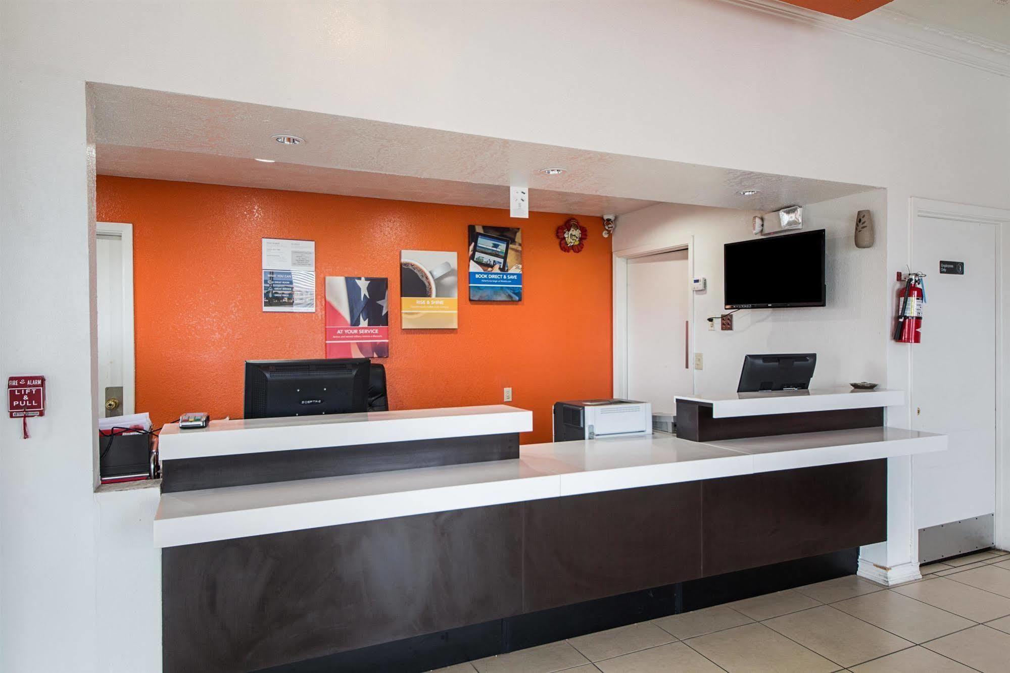 Motel 6-San Antonio, Tx - Fiesta Trails Bagian luar foto