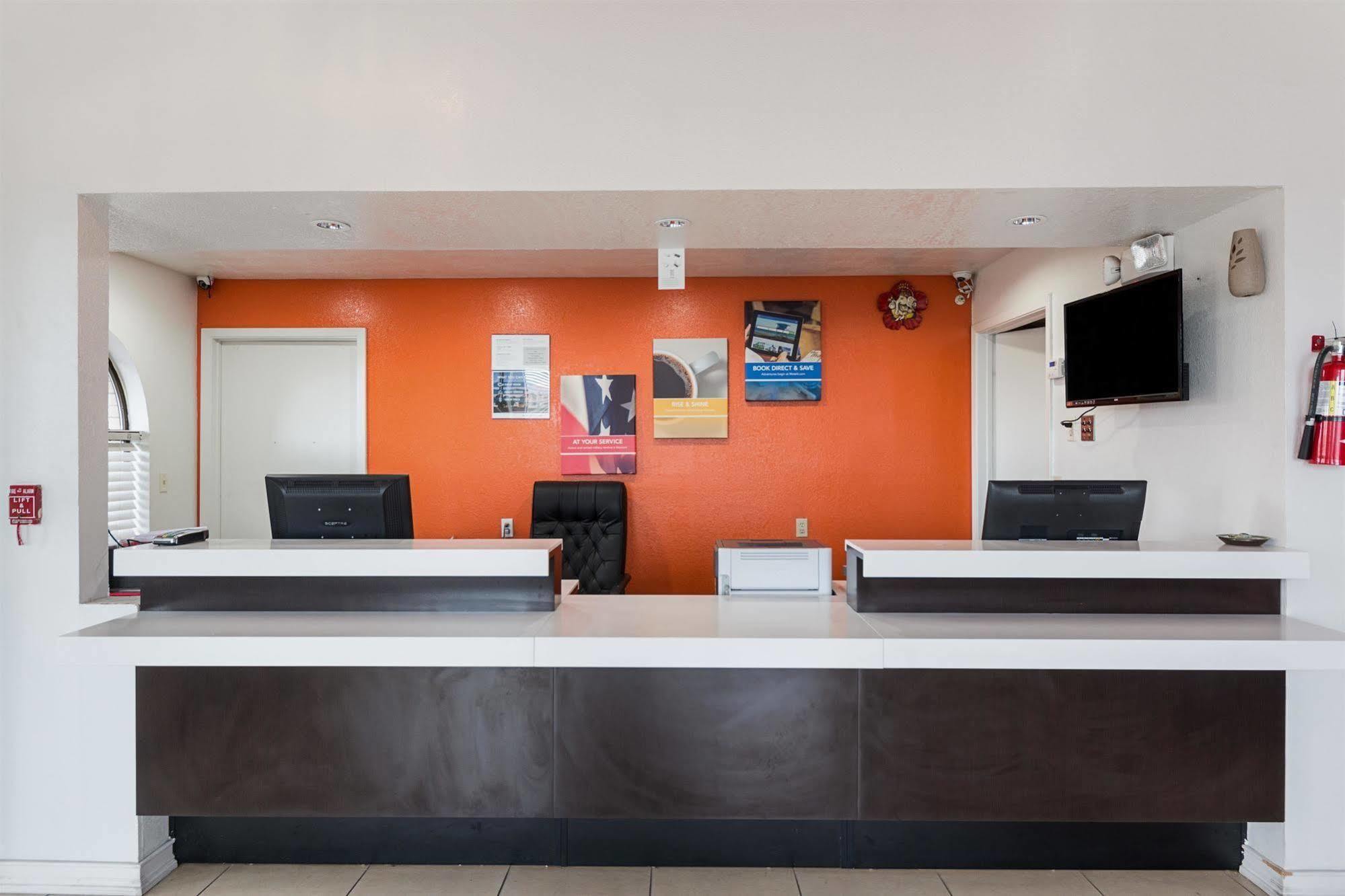 Motel 6-San Antonio, Tx - Fiesta Trails Bagian luar foto