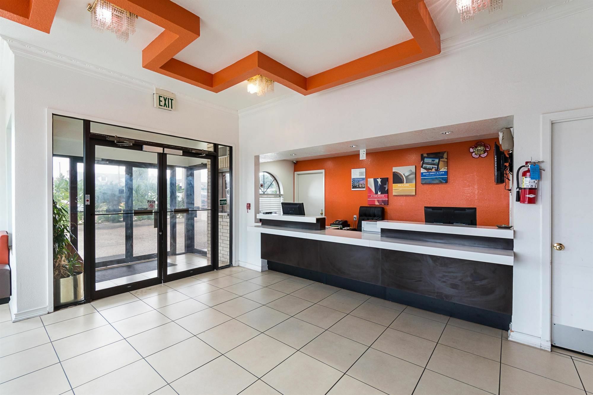 Motel 6-San Antonio, Tx - Fiesta Trails Bagian luar foto